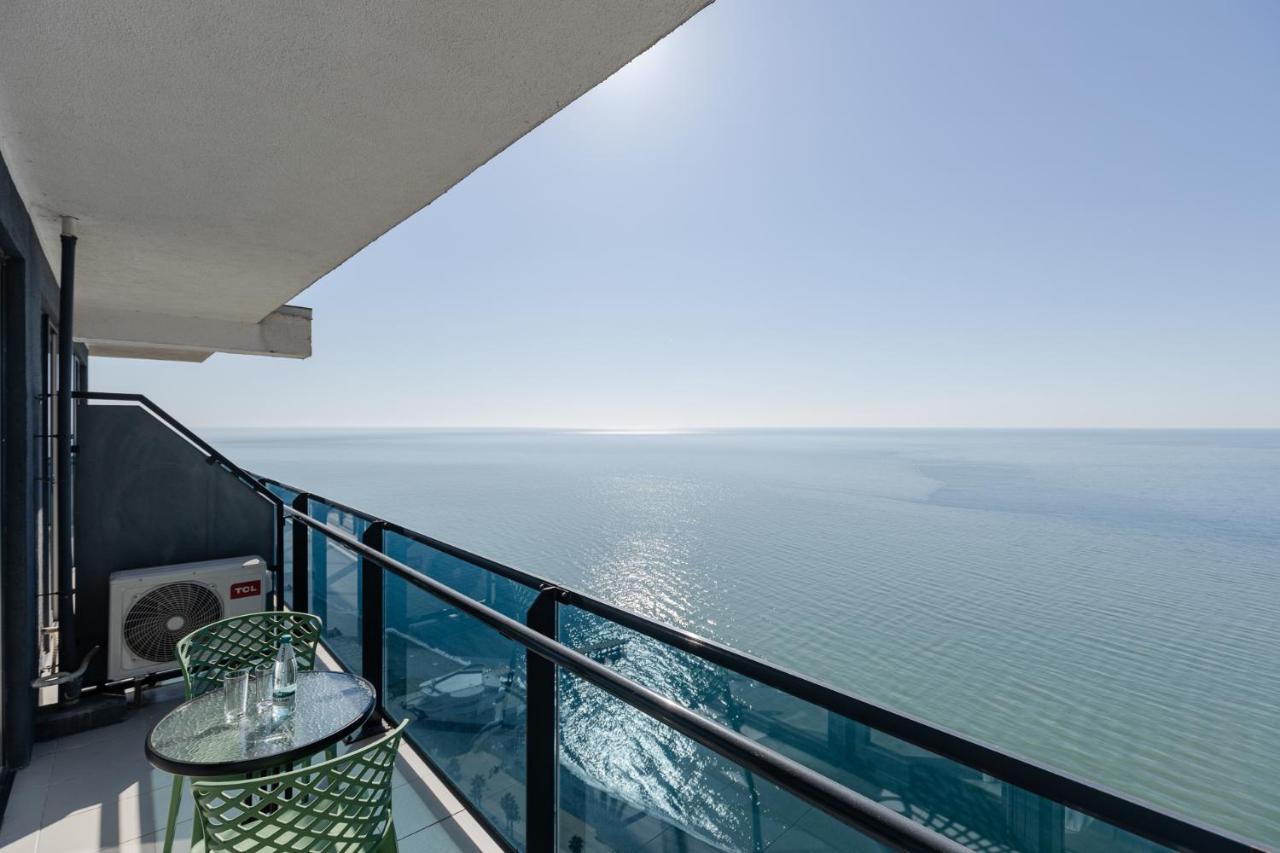 The Spot Apartments - Orbi Beach Tower Batumi Exterior photo