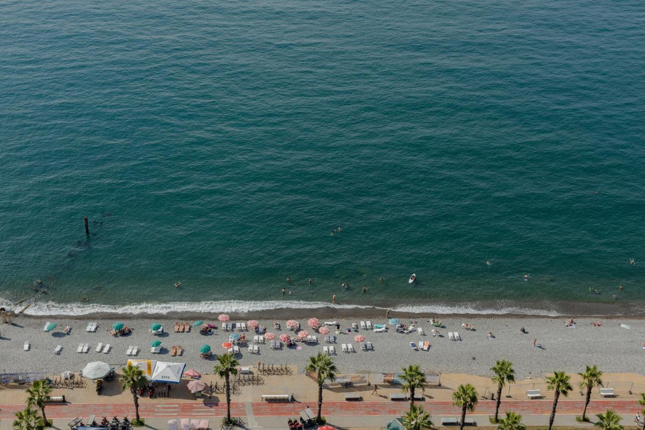 The Spot Apartments - Orbi Beach Tower Batumi Exterior photo