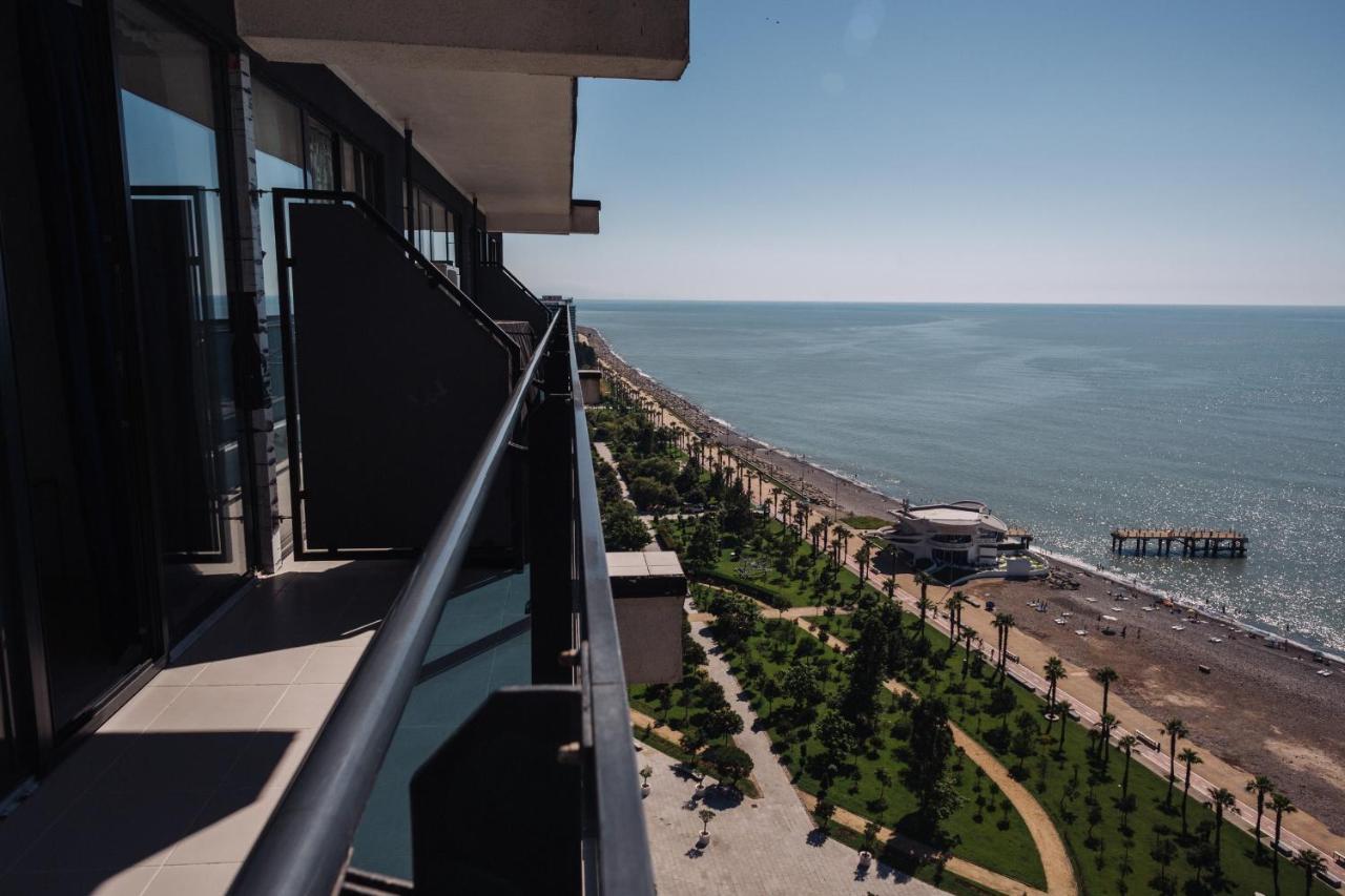 The Spot Apartments - Orbi Beach Tower Batumi Exterior photo